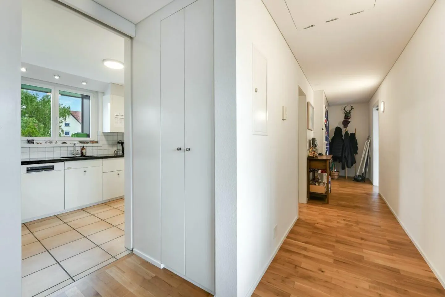 Single-family house with a separate apartment, PV system & 10 rooms - ideal for families - Photo 20 of 23