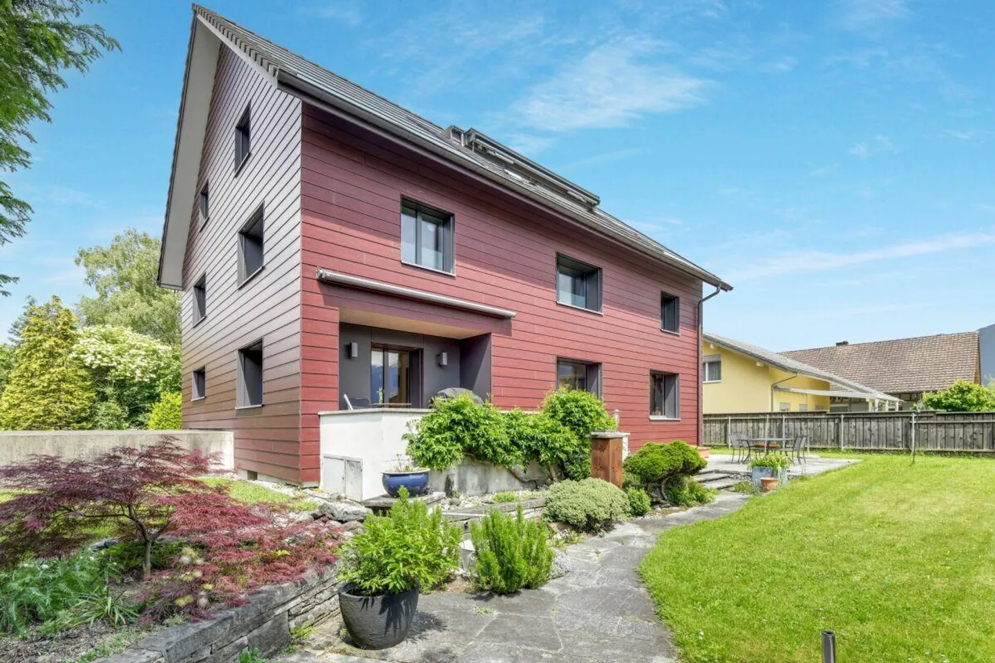 Single-family house with a separate apartment, PV system & 10 rooms - ideal for families - Photo 21 of 23