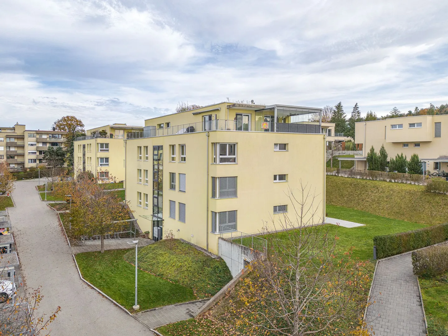 Appartamento attico da 5,5 stanze da sogno incluso due posti auto - Foto 22 di 23