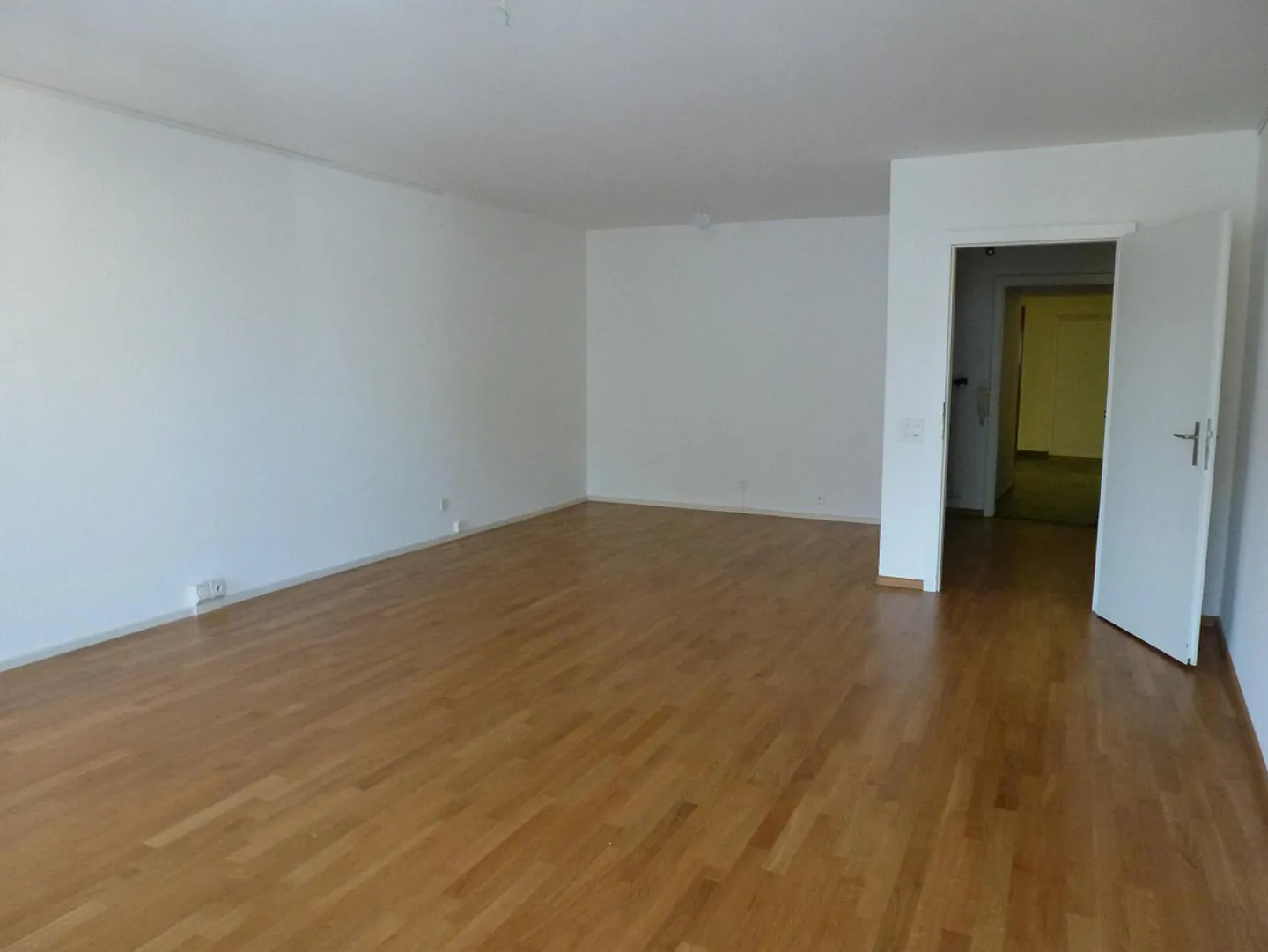 Office/Studio in the City Center - Photo 3 of 6