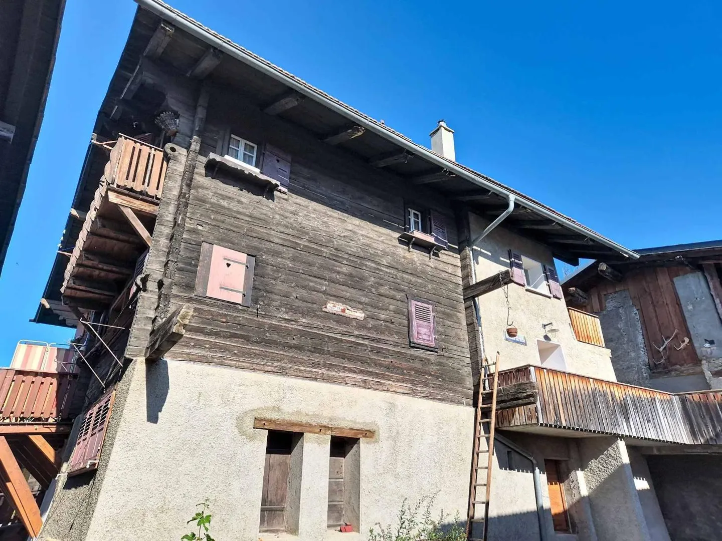 Duplex à rénover à Chermignon - Photo 2 sur 7
