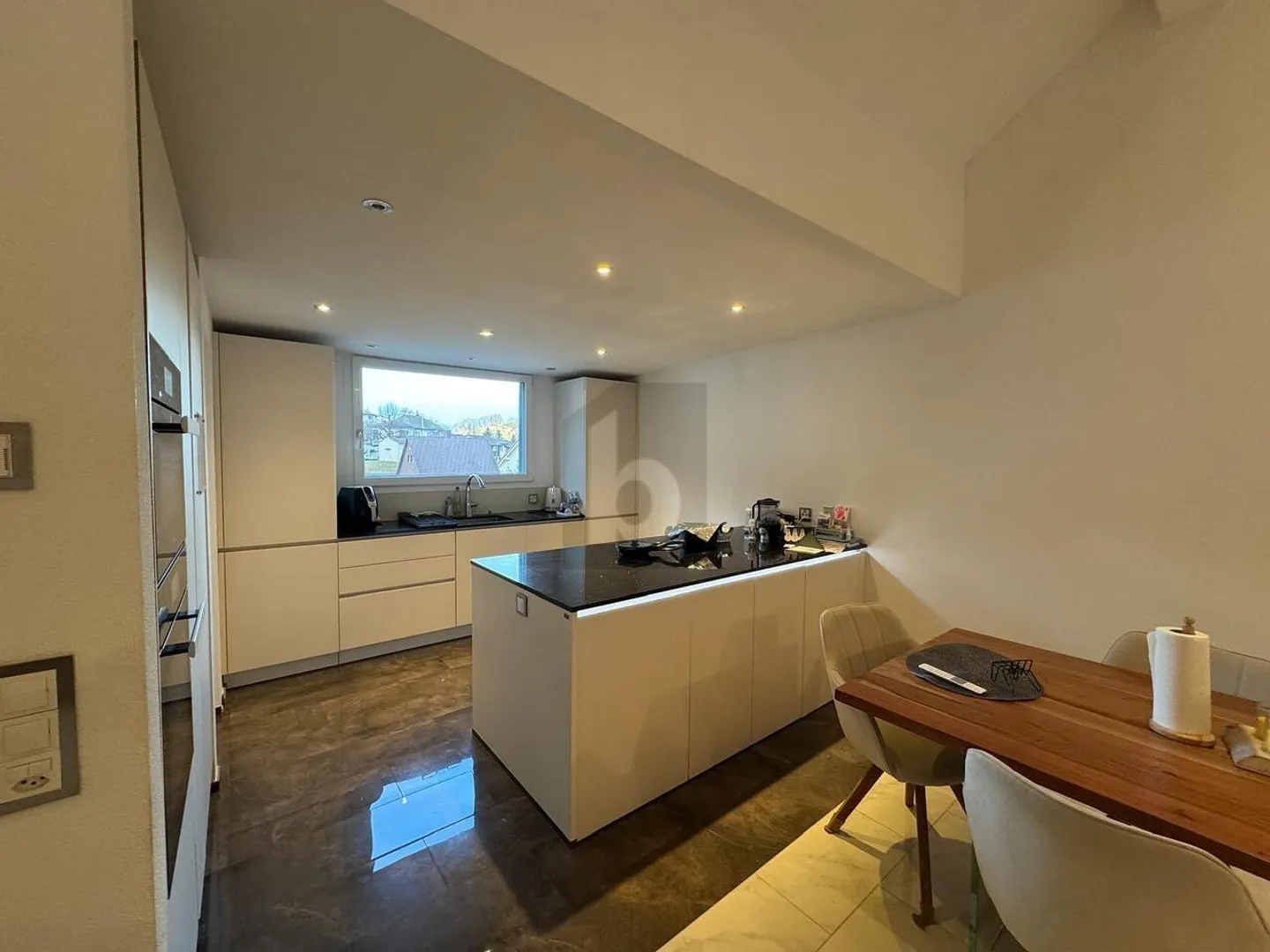 LUXURIOUS, MODERN AND EXCLUSIVE - Photo 2 of 6