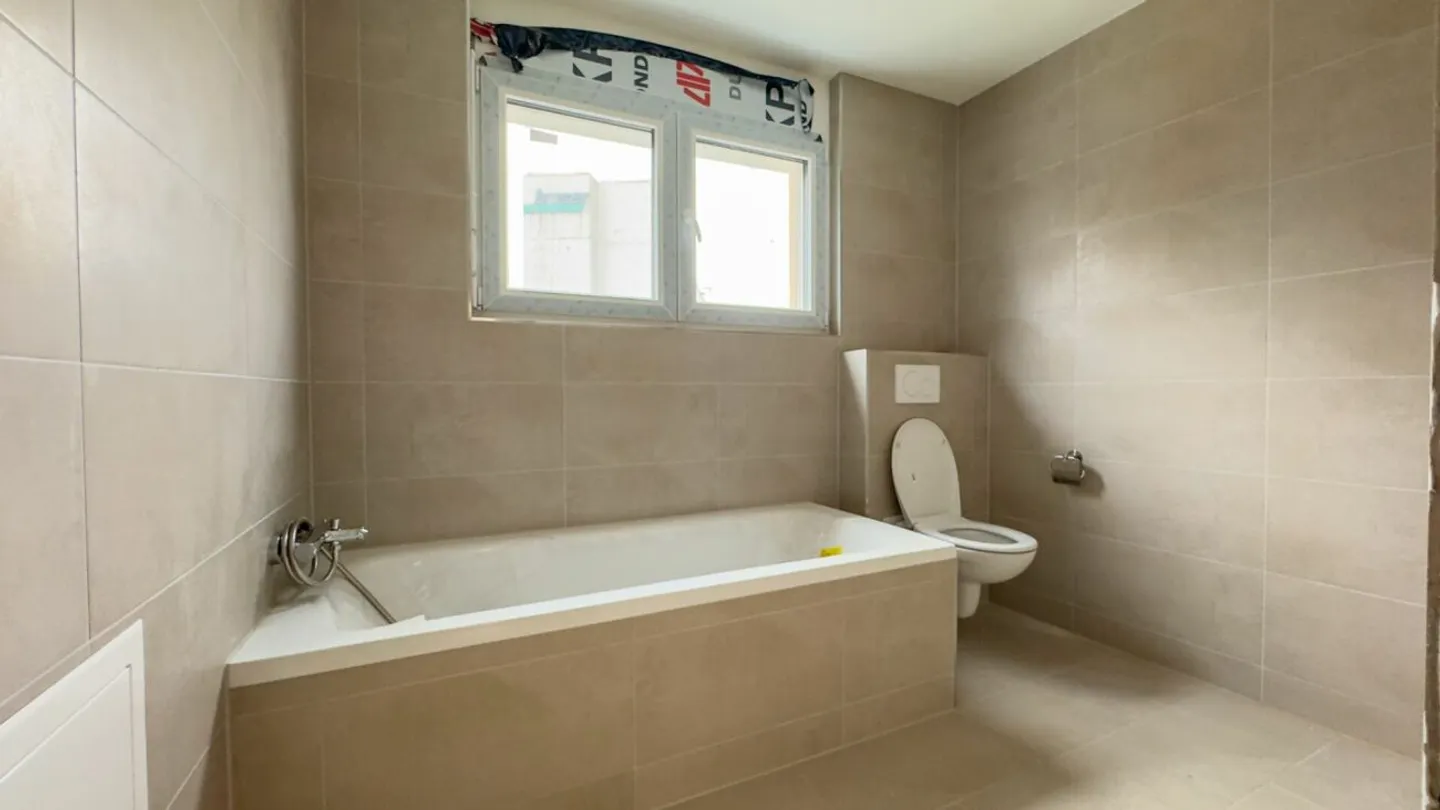 Modern Family Home - Photo 6 of 10