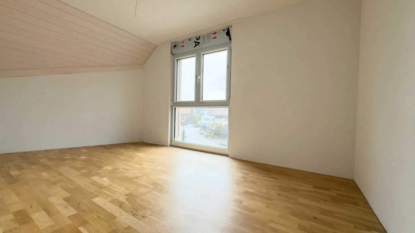 Modern Family Home - Photo 8 of 10