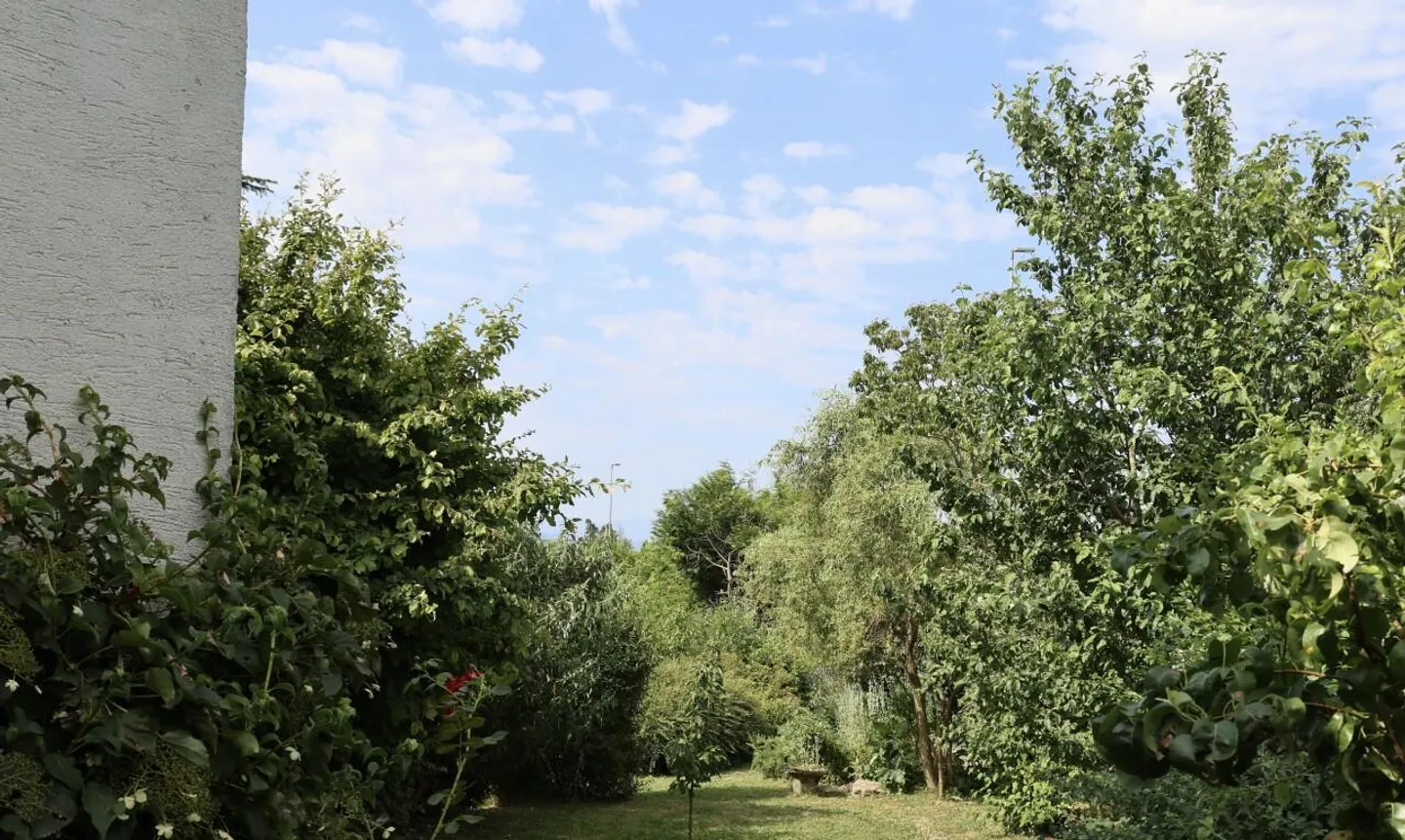 Renoviertes Haus mit Garten in einer außergewöhnlichen Lage - Foto 4 von 11