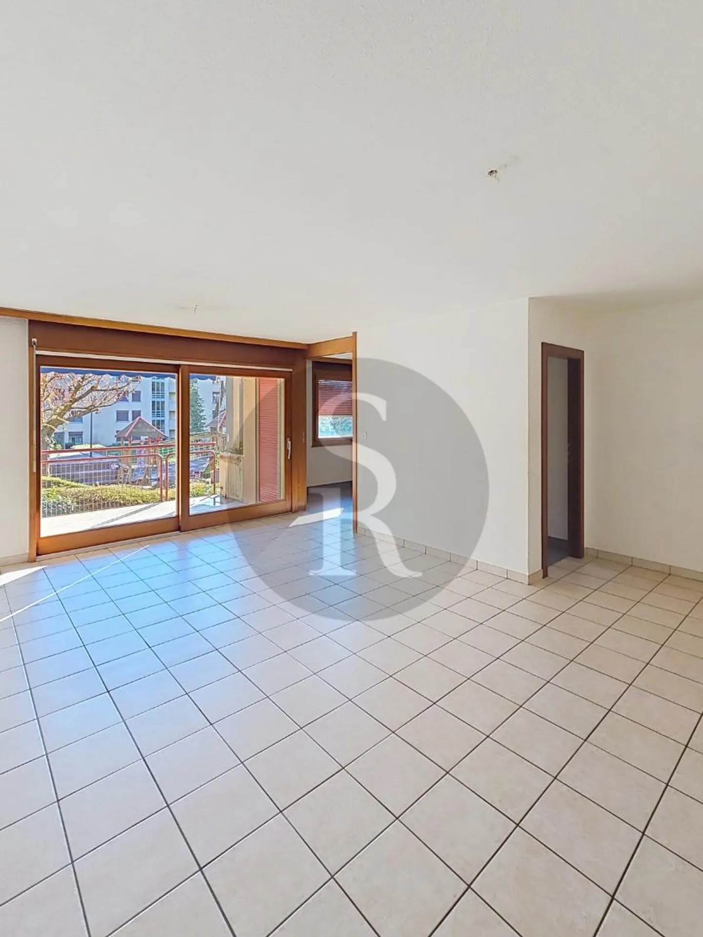 4.5 Room Apartment - Photo 1 of 10