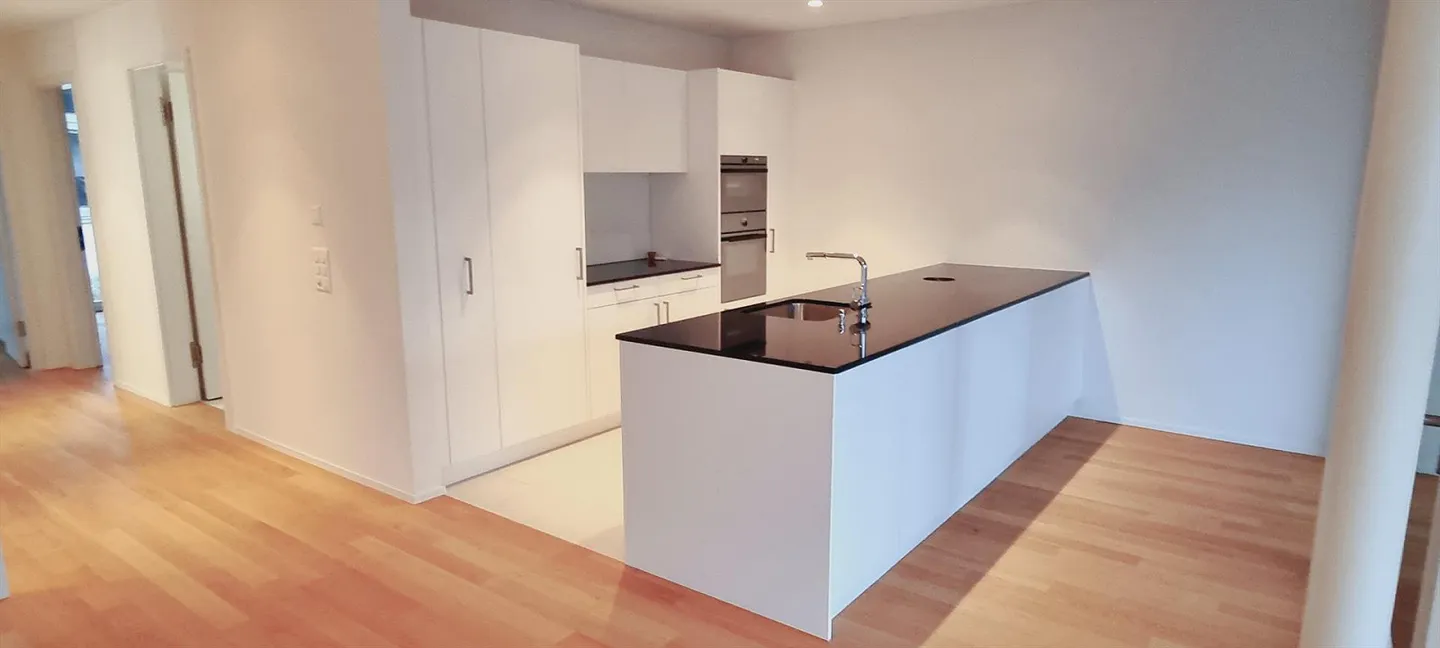 Modern, bright and attractive 3.5-room apartment - Photo 2 of 12