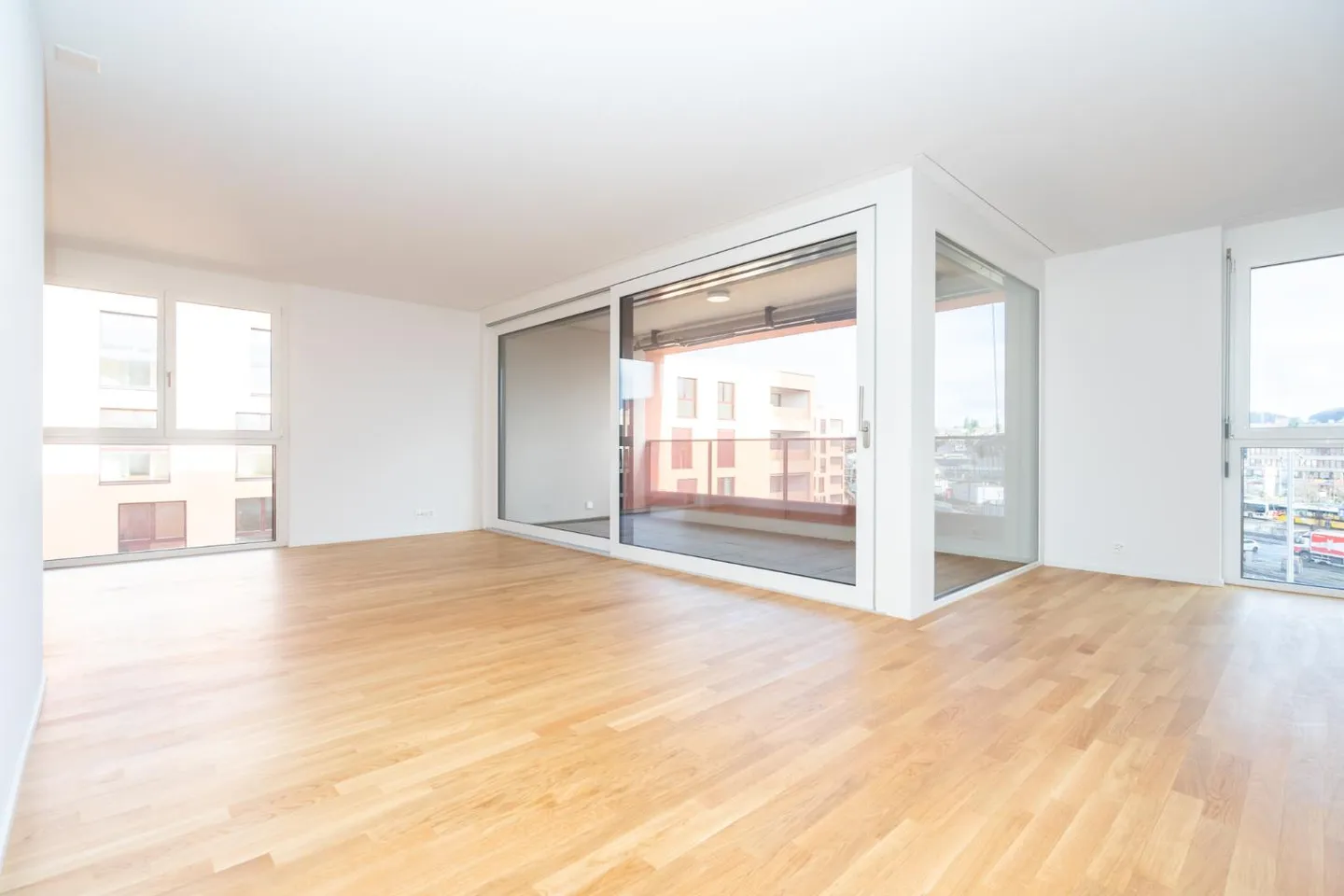 3.5 Room Apartment - Photo 2 of 13
