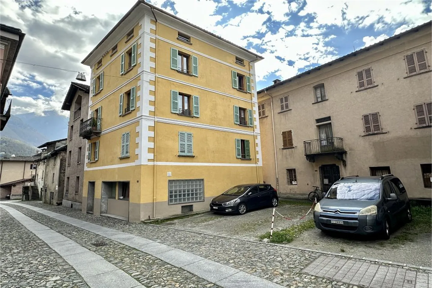 Maison multifamiliale avec un rendement très attractif à vendre à Malvaglia - Photo 3 sur 11