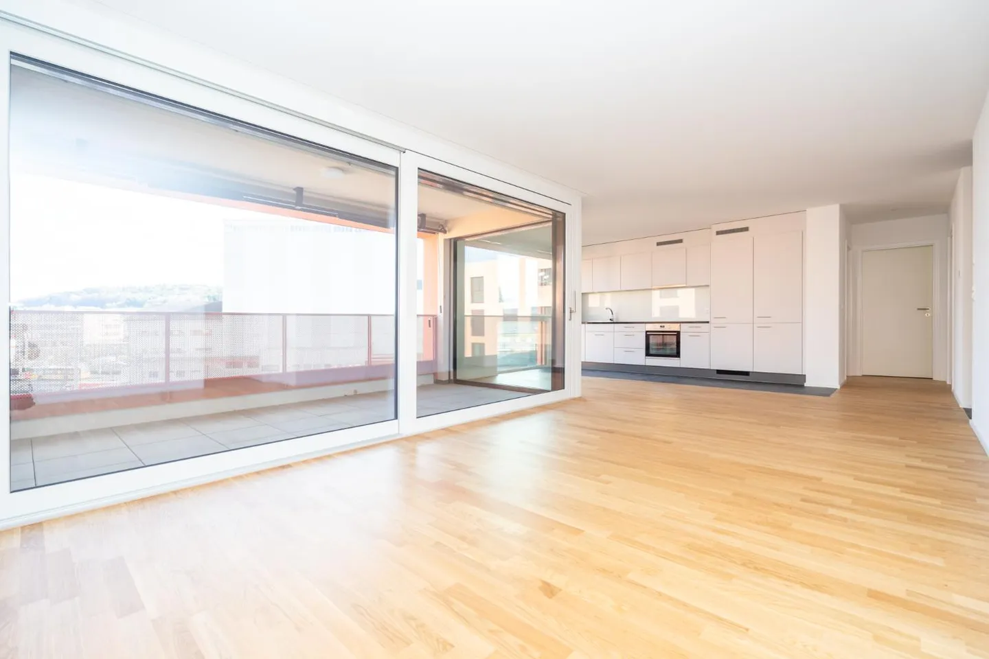 3.5 Room Apartment - Photo 3 of 13