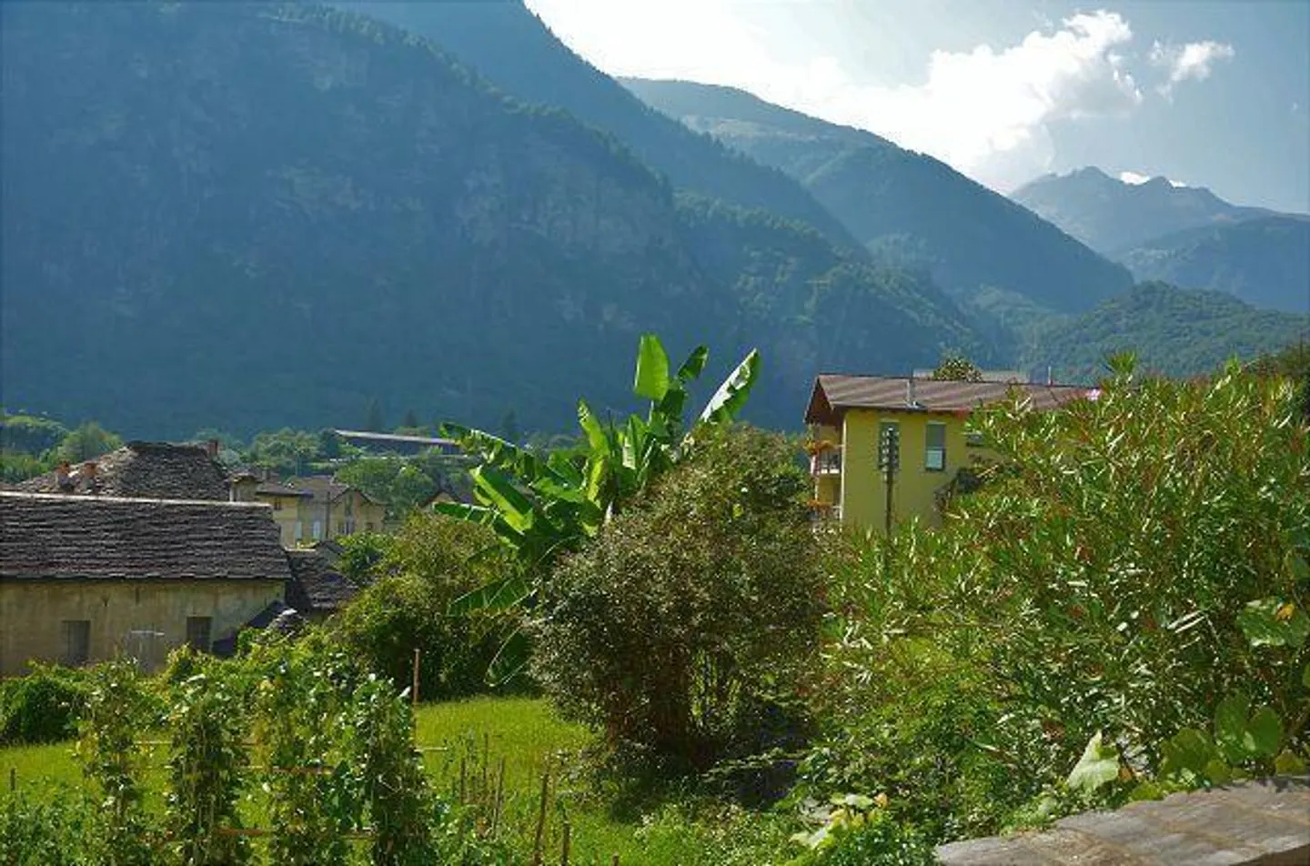 6.5 Room House with Garden and Terrace, Beautiful View, Quiet... - Photo 29 of 38