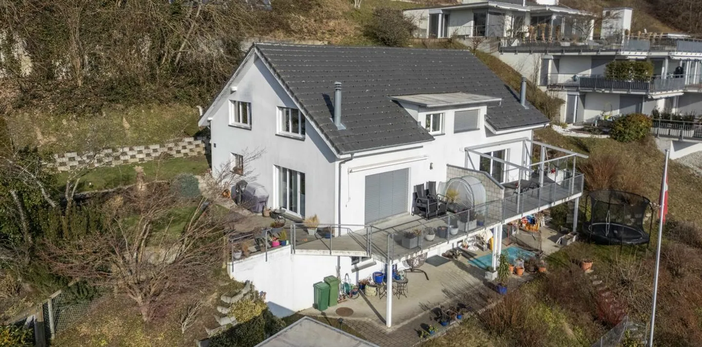 Exclusivity in Oftringen – Living with a View - Photo 1 of 14