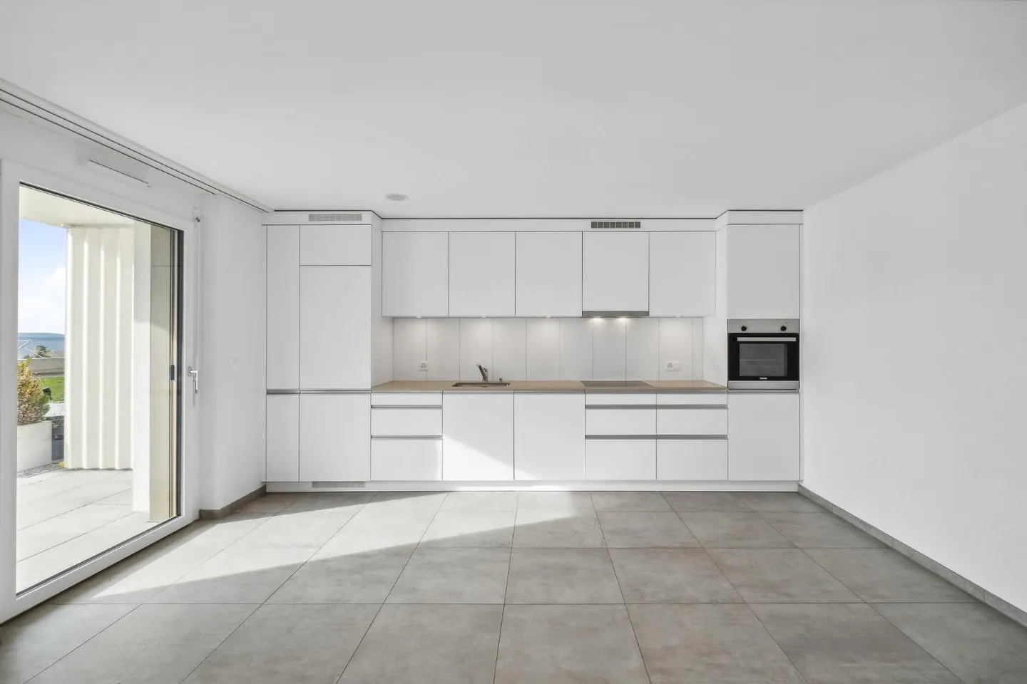 Appartement Moderne avec Vue sur le Lac - Photo 3 sur 8