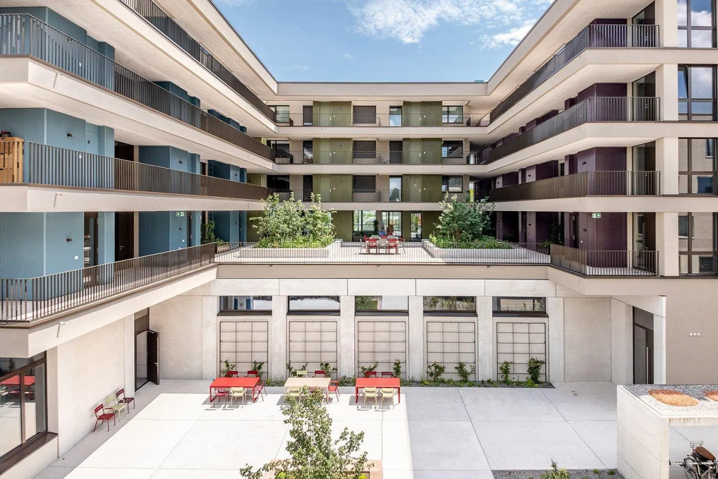 Espace pour des visions - concevez vous-même votre espace commercial ! - Photo 1 sur 9