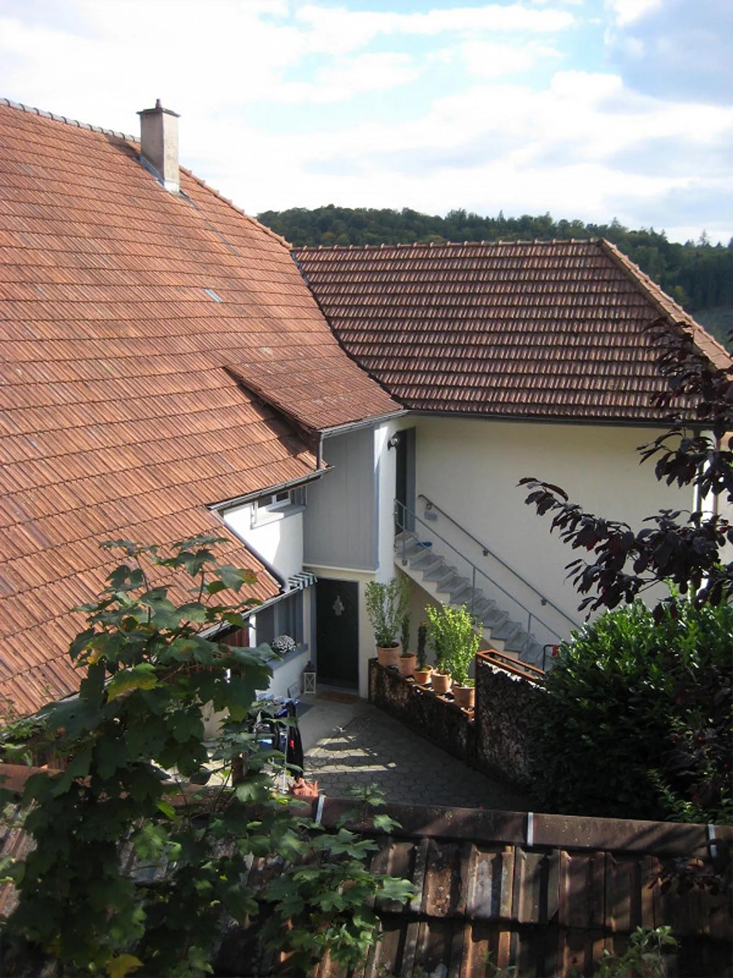 Charming former farmhouse apartment 3.5 rooms - Photo 1 of 16