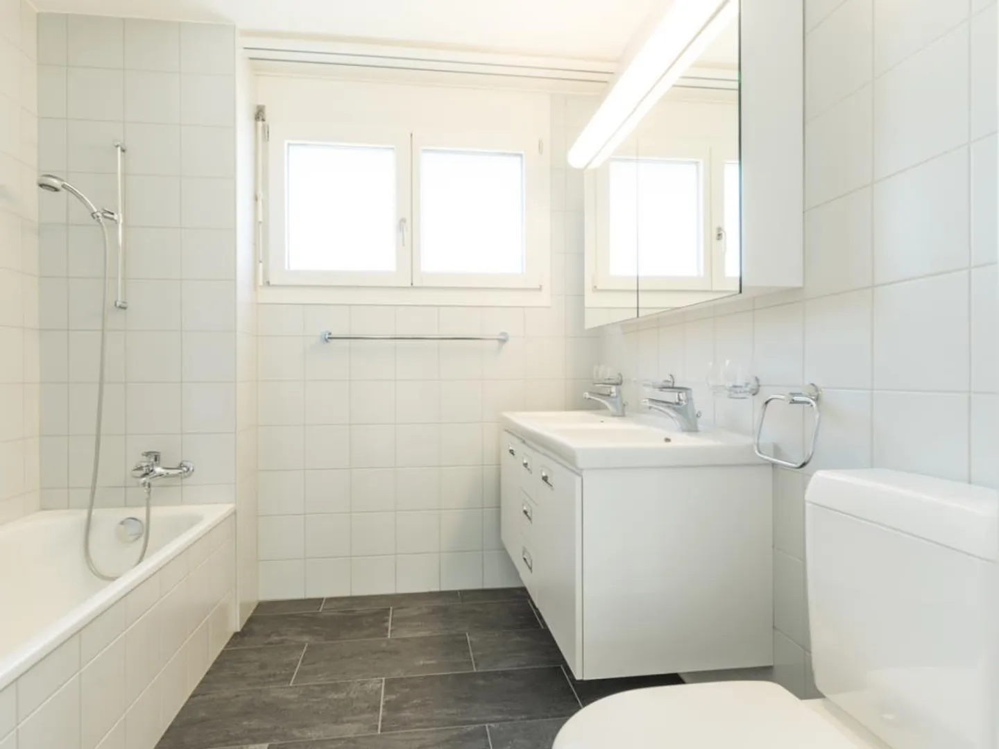 Beautiful penthouse apartment in a central location - Photo 5 of 10