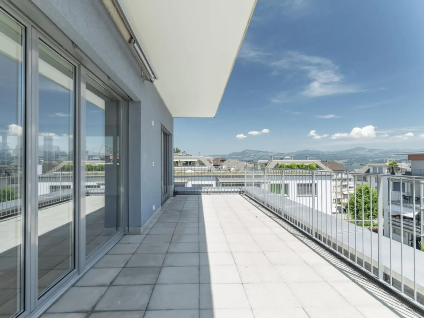 Beautiful penthouse apartment in a central location - Photo 7 of 10