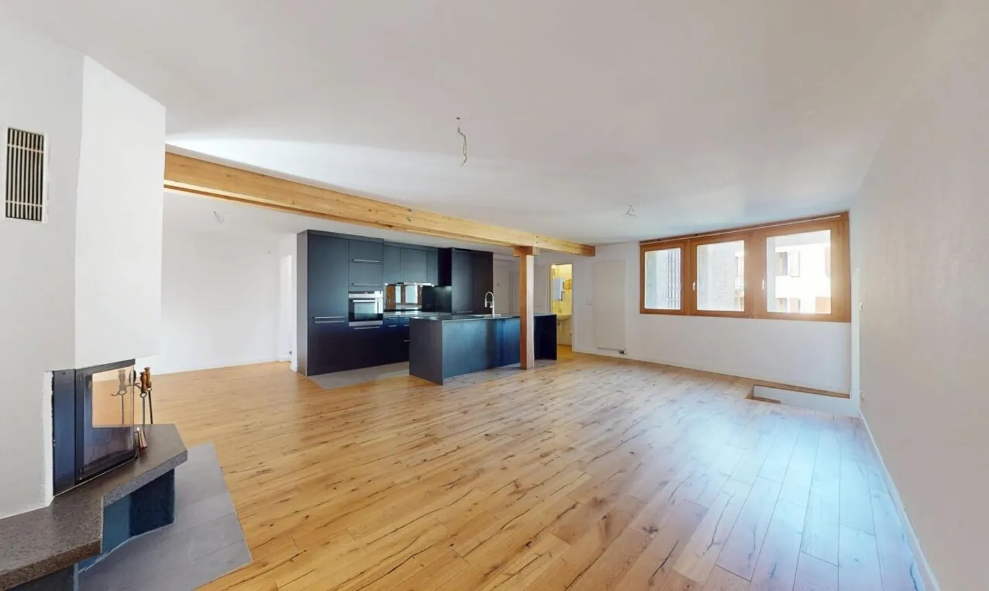 Exklusiv: Triplex-Wohnung mit 5,5 Zimmern und Garage - Foto 2 von 11