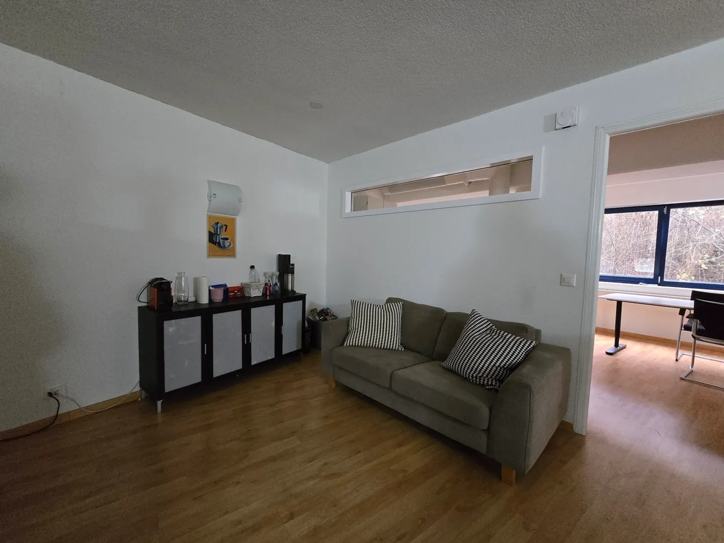 Office space for rent - Photo 4 of 6