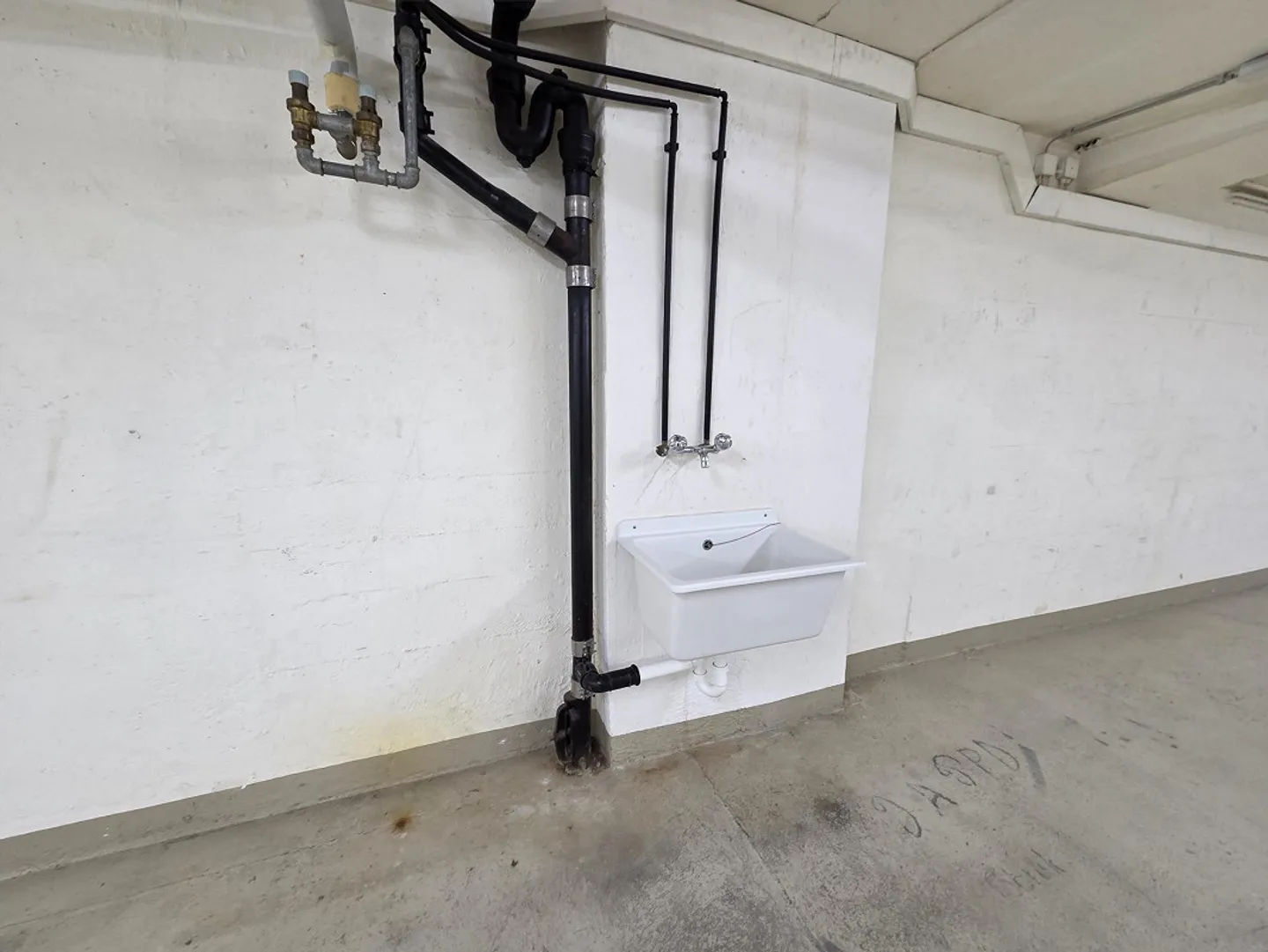 Espace commercial polyvalent dans un emplacement central - Photo 5 sur 6