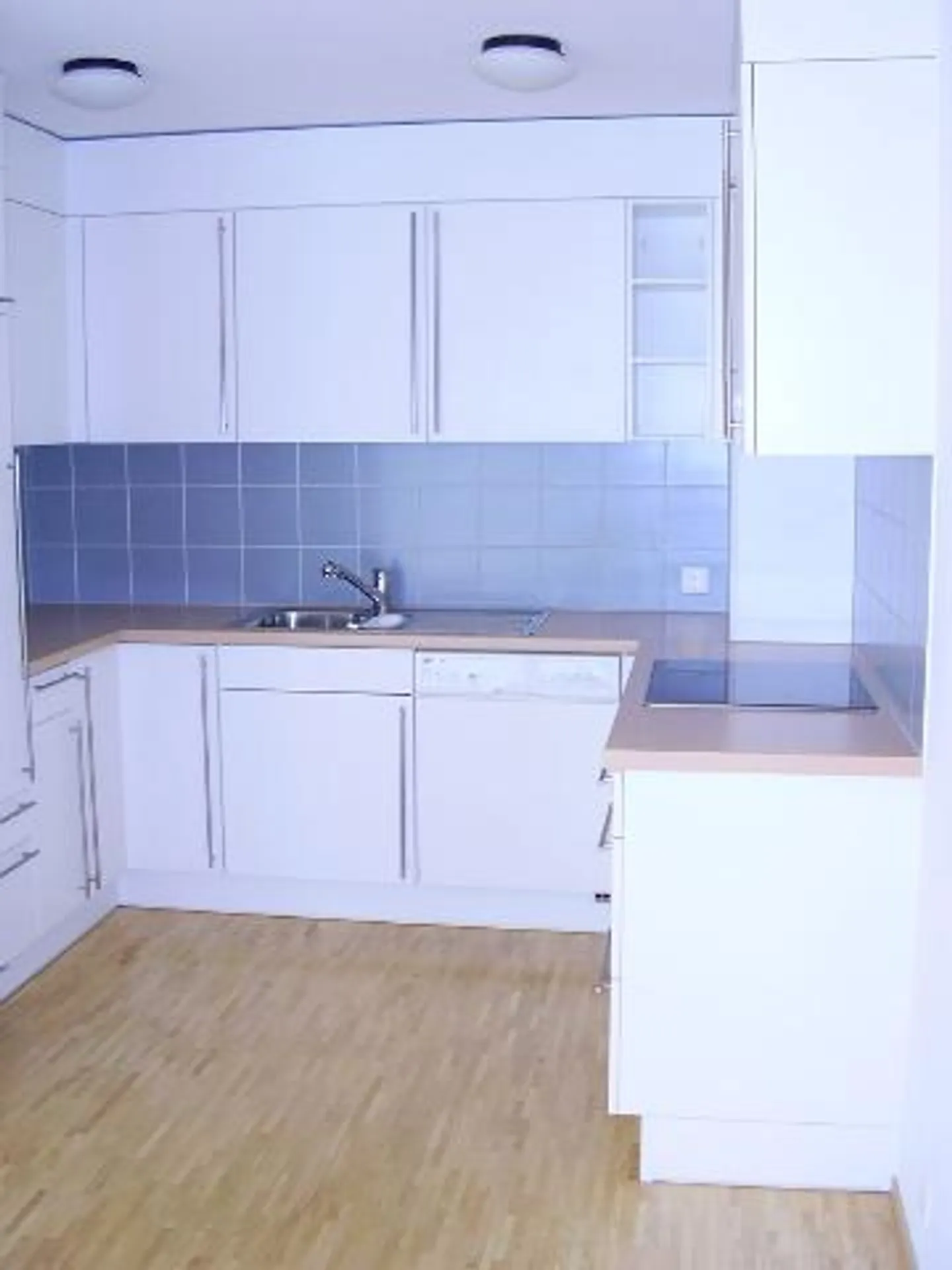 Spacious 2.5 Room Apartment - Photo 4 of 7
