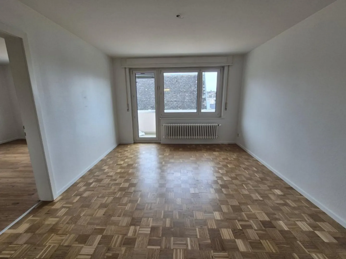 00145 - 3-Zimmer-Wohnung - Rouges-Terres 33 A - HAUTERIVE - Foto 1 von 6