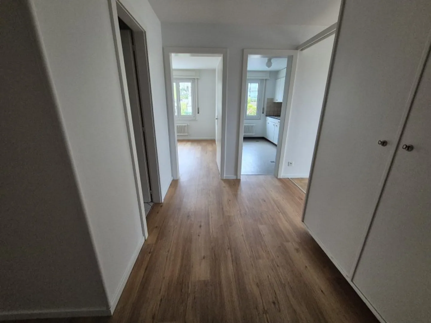 00145 - 3-Zimmer-Wohnung - Rouges-Terres 33 A - HAUTERIVE - Foto 4 von 6