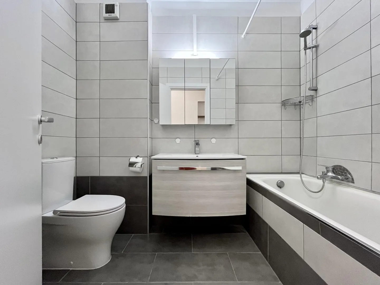 IDEALE INVESTITION 5% RENDITE IN COLDRERIO - Foto 5 von 9