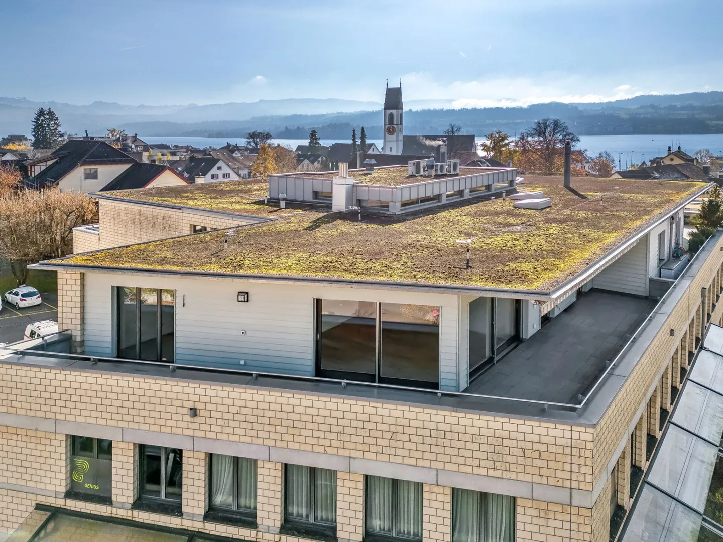 PREMIÈRE UTILISATION APRÈS RÉNOVATION COMPLÈTE DANS UN EMPLACEMENT CENTRAL À MEILEN - APPARTEMENT EN ATTIQUE PROCHE DU LAC DE ZURICH - Photo 2 sur 14