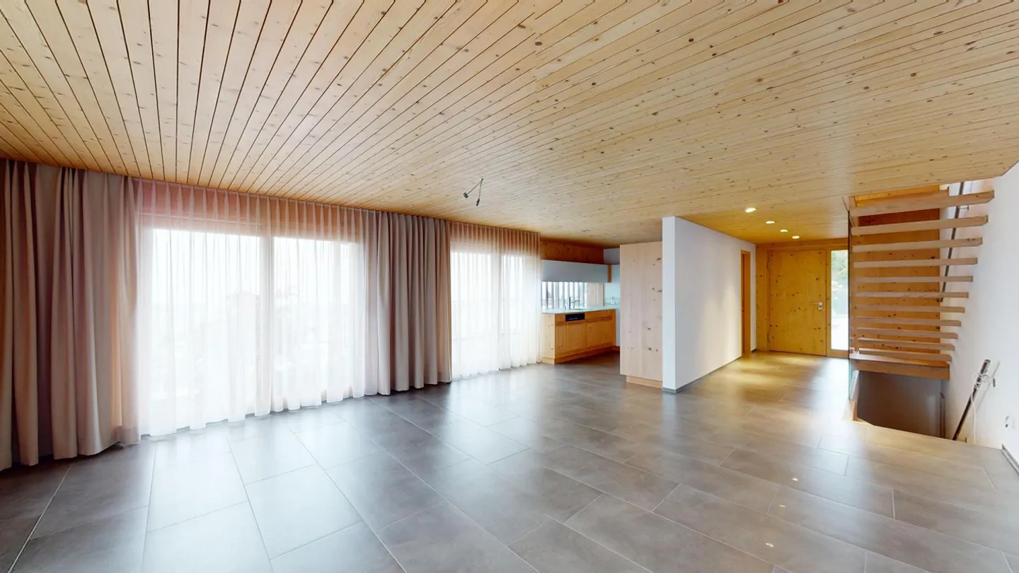 Doppeleinfamilienhaus mit schönem Garten und Seesicht - Foto 8 von 13