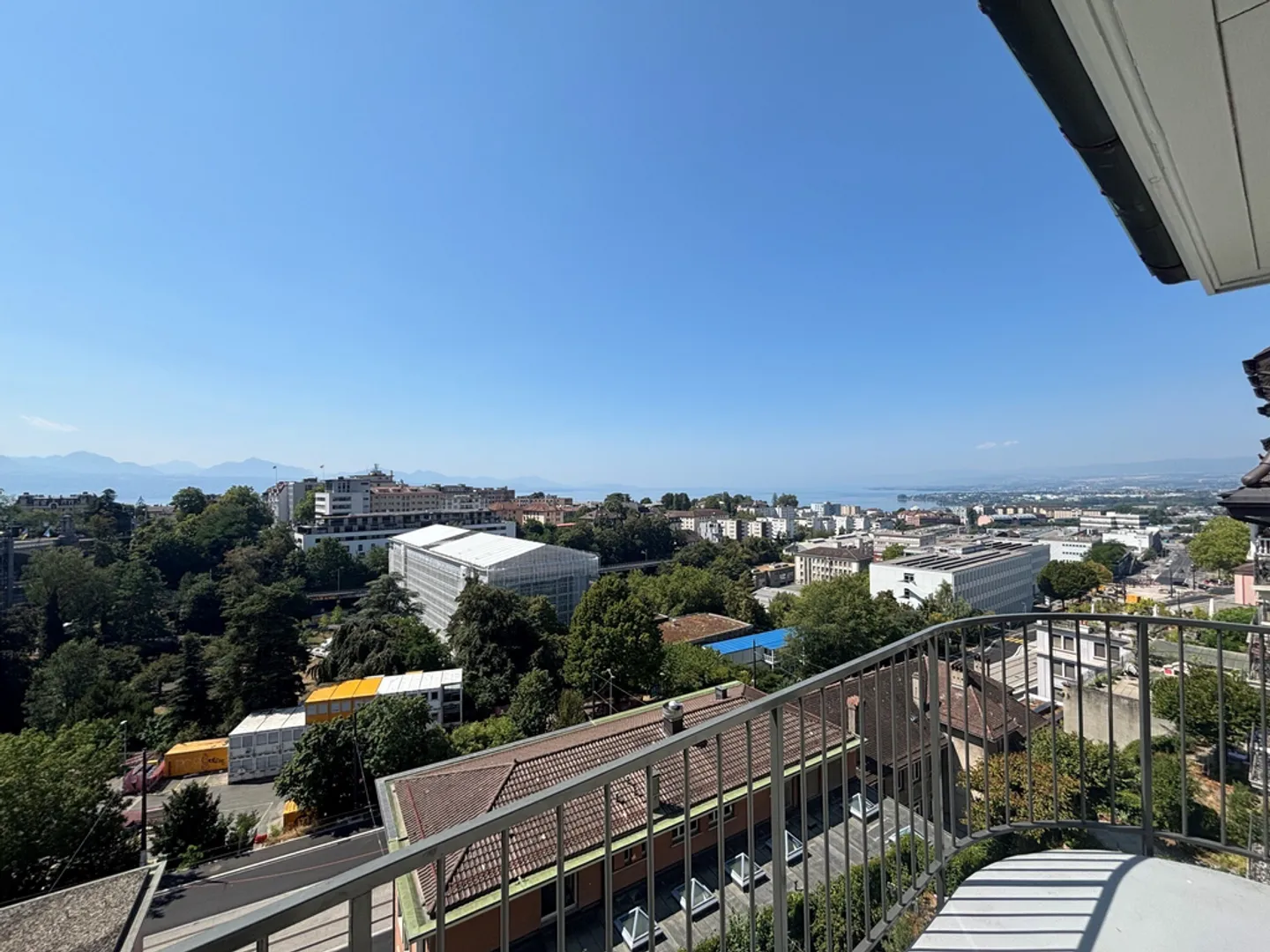 Appartamento di 3,5 locali con vista sul lago - Foto 2 di 8