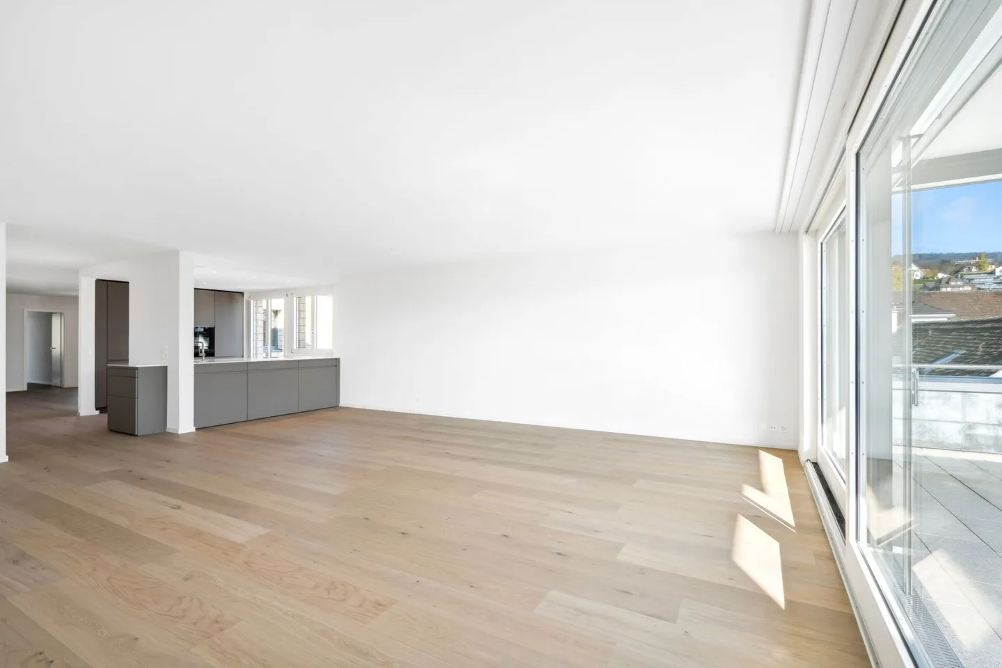 PREMIÈRE UTILISATION APRÈS RÉNOVATION COMPLÈTE DANS UN EMPLACEMENT CENTRAL À MEILEN - APPARTEMENT EN ATTIQUE PROCHE DU LAC DE ZURICH - Photo 5 sur 14