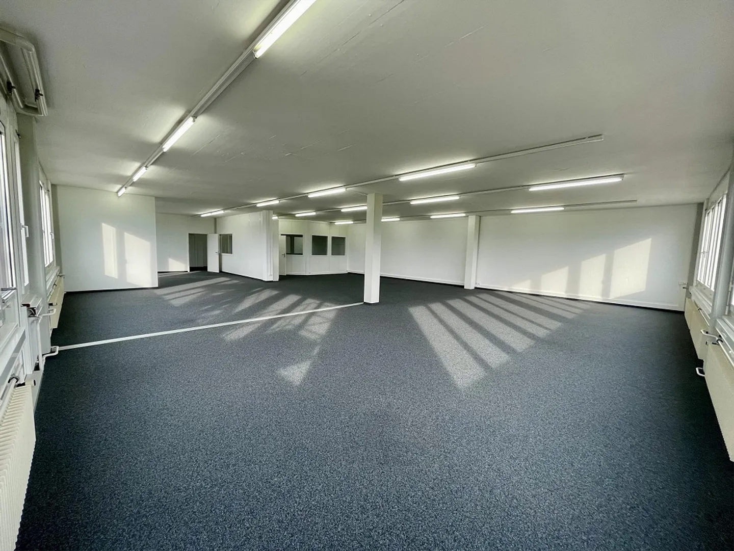 Attractive Commercial Space in Hünenberg – Modernized and Ready for Occupancy - Photo 5 of 13