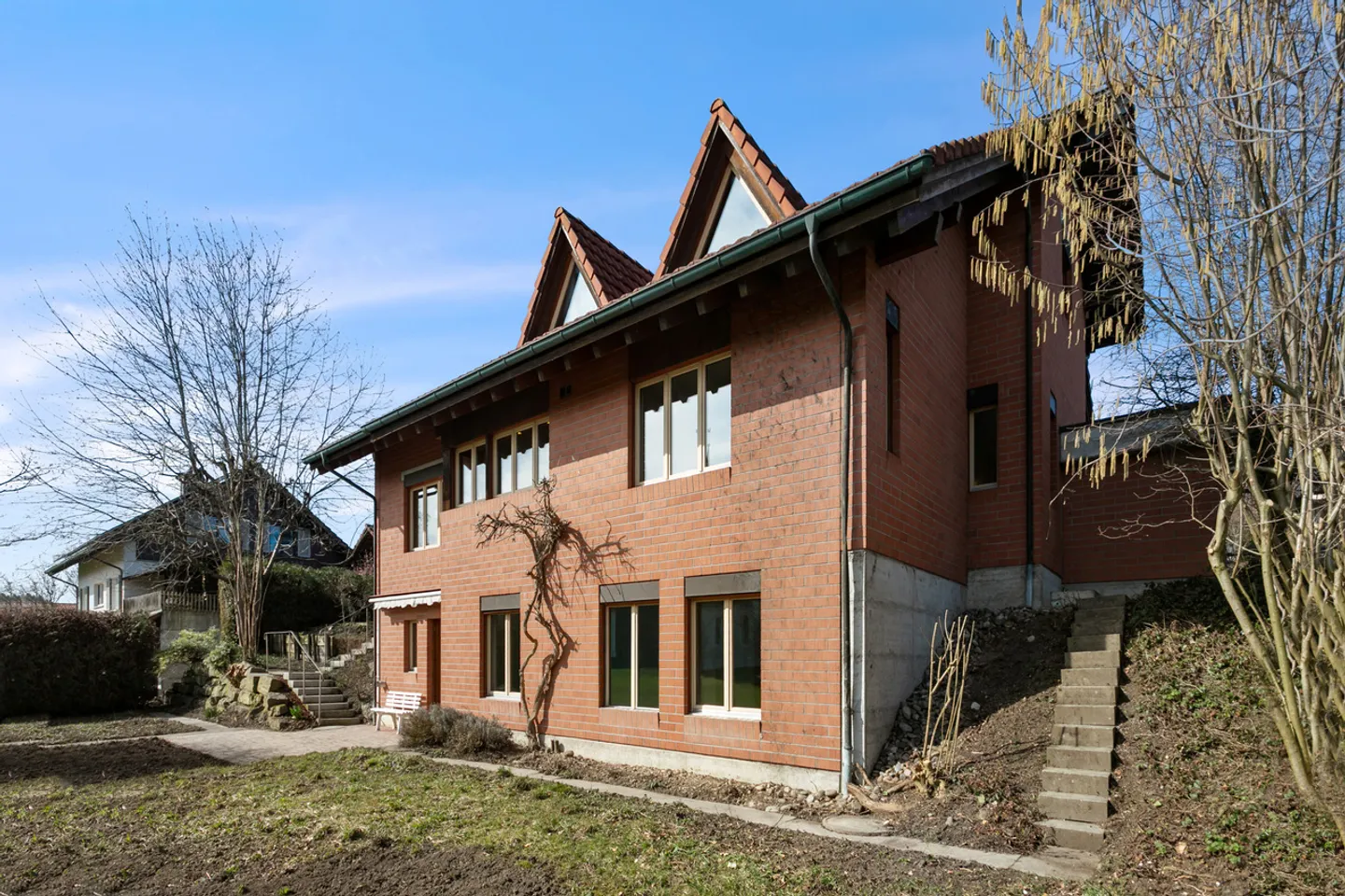 Charmante Maison Familiale avec Potentiel - Photo 1 sur 7