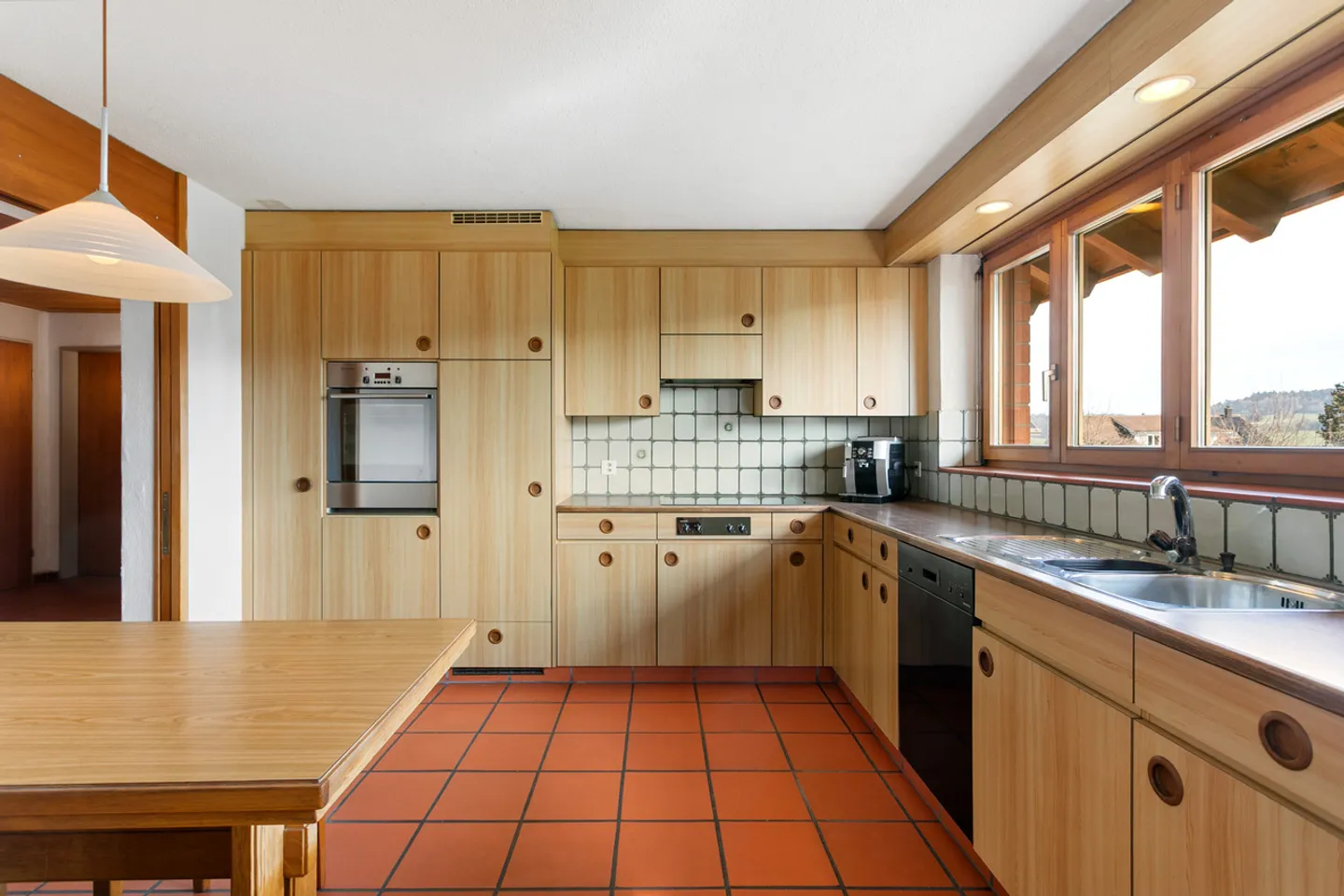 Charmante Maison Familiale avec Potentiel - Photo 2 sur 7