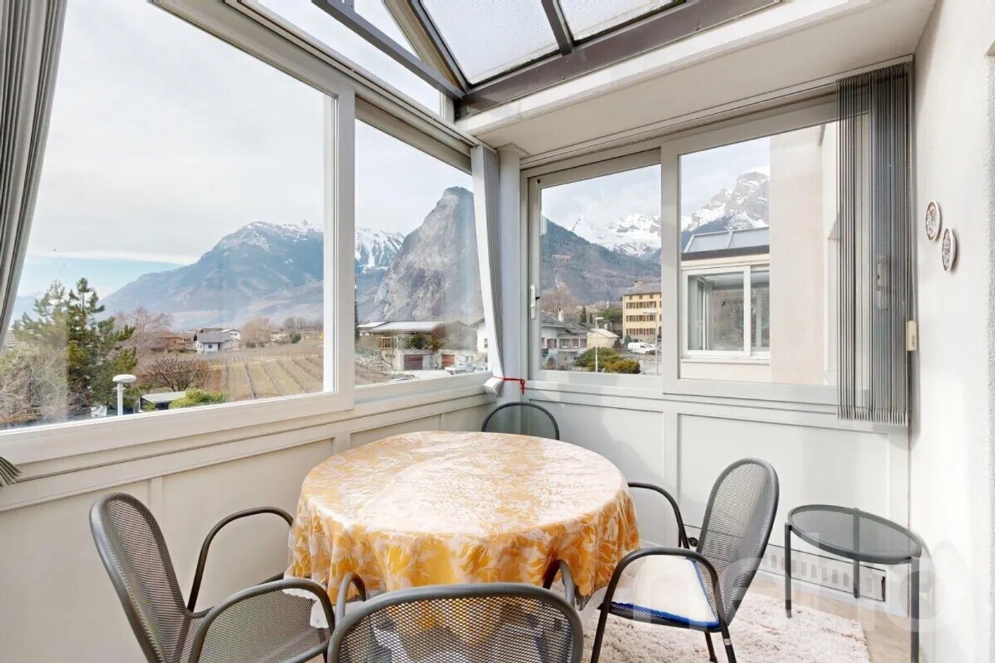 Esclusivo: Luminoso appartamento con 3 camere da letto - Foto 4 di 12