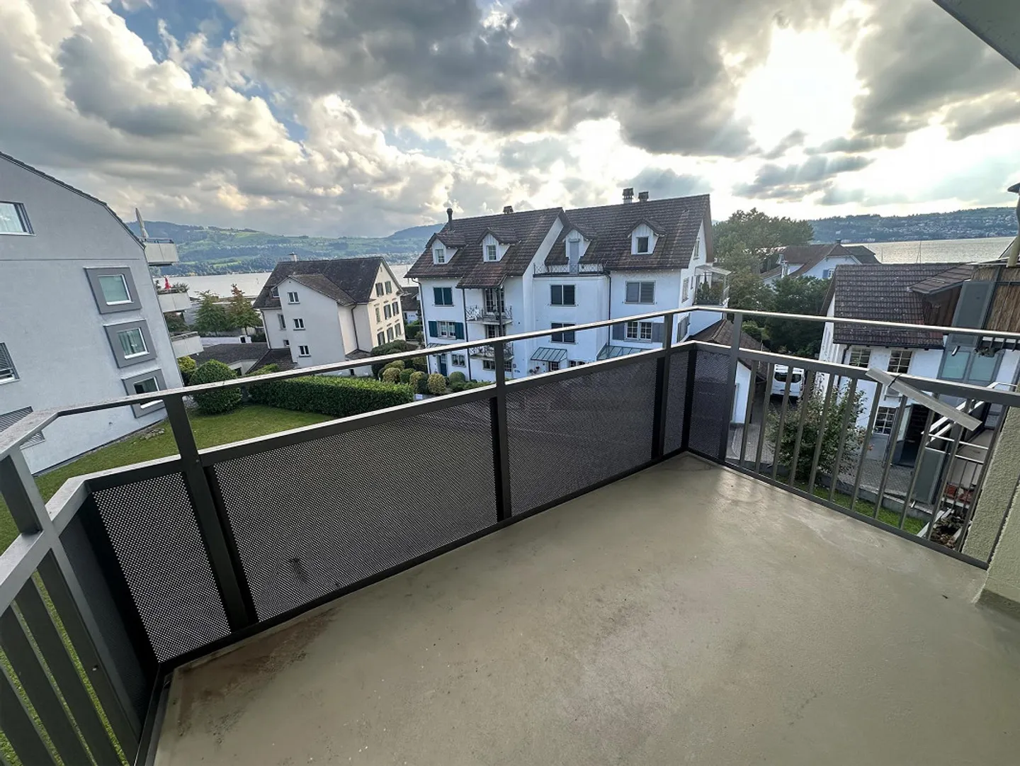 Vivere con vista - La tua terrazza sopra il lago di Zurigo! - Foto 5 di 5
