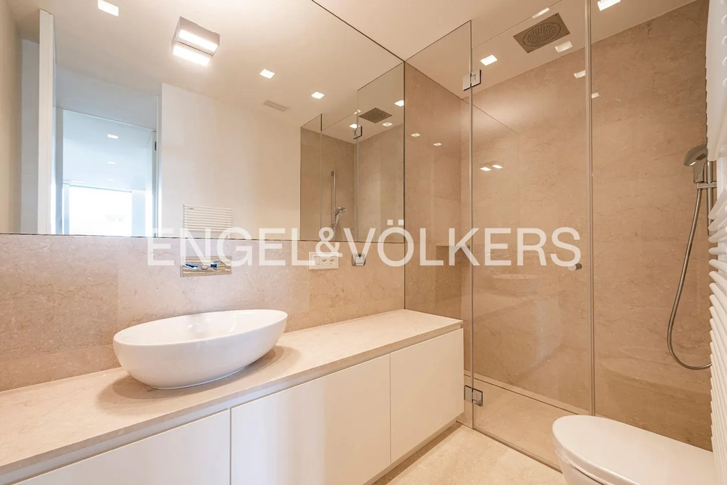 Modern apartment in a quiet residential area - Photo 8 of 14