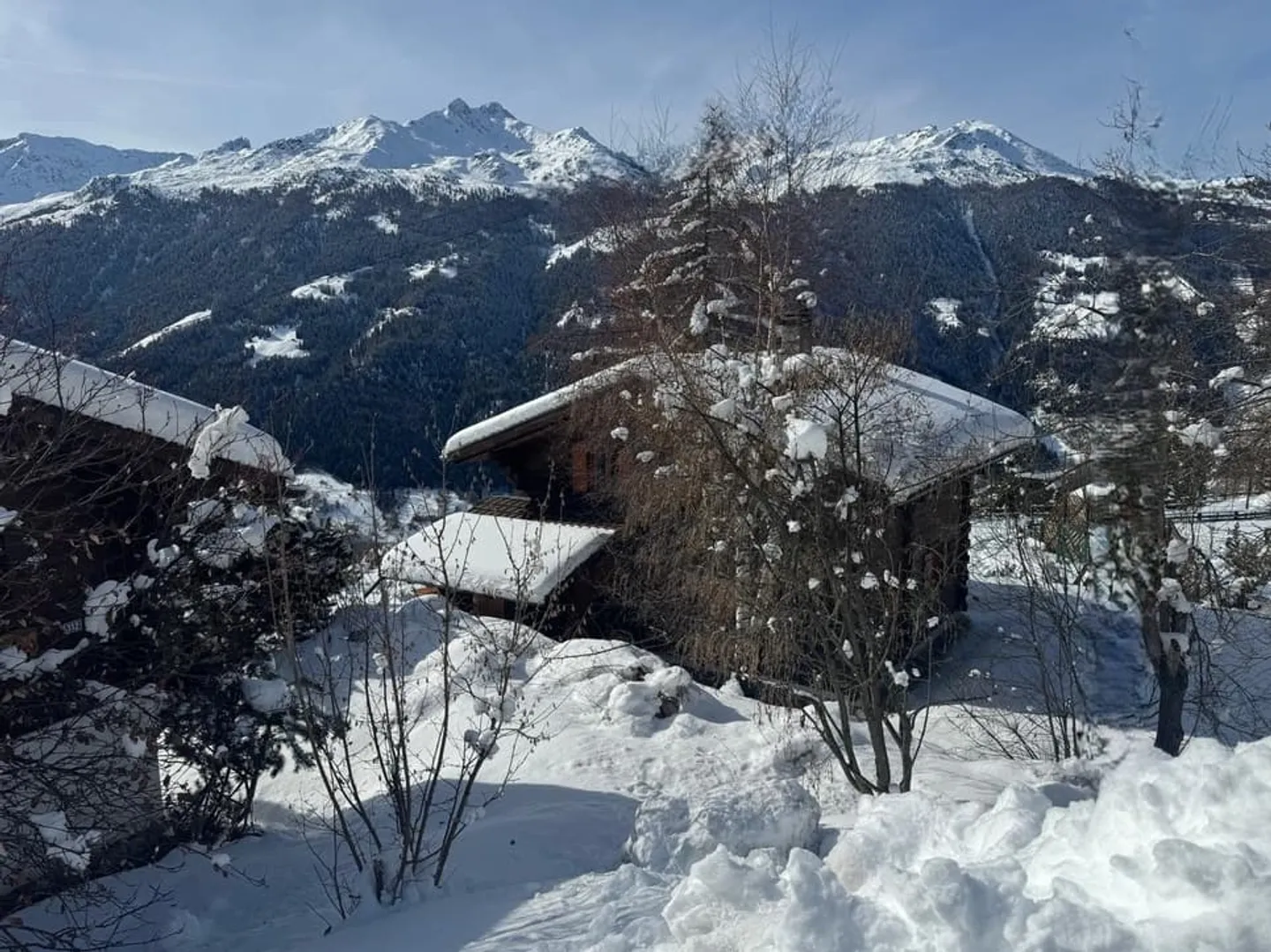 Chalet Charmant avec Vue Époustouflante - Photo 1 sur 13