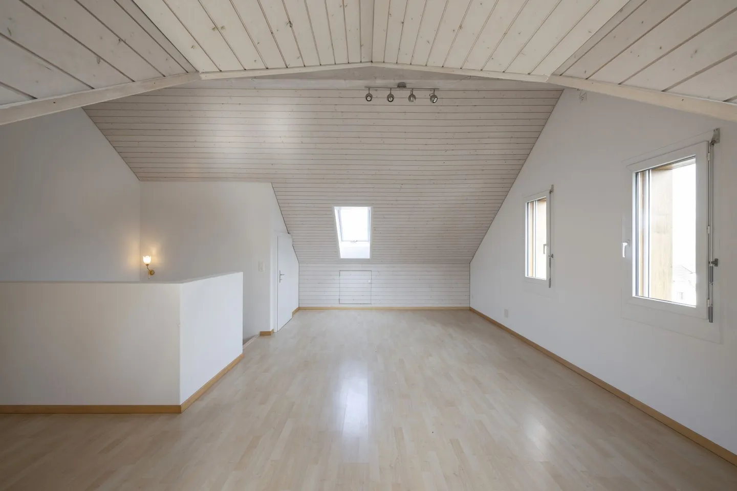 Semi-Detached Family House with Beautiful Garden in a Quiet Neighborhood - Photo 12 of 21