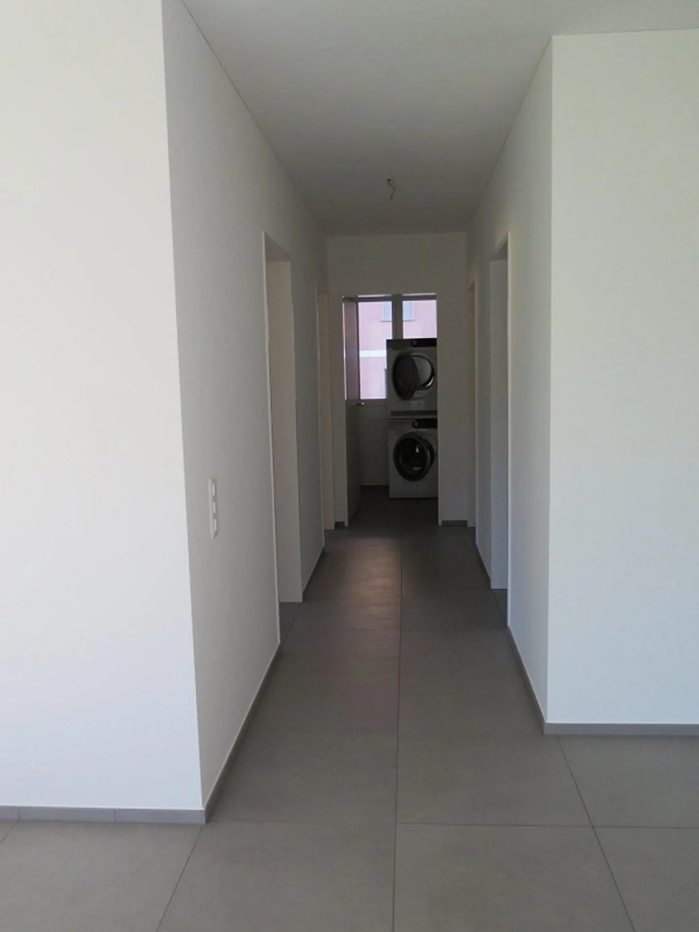 Bright, cozy 3.5-room apartment with two balconies in Muralto - Photo 6 of 11