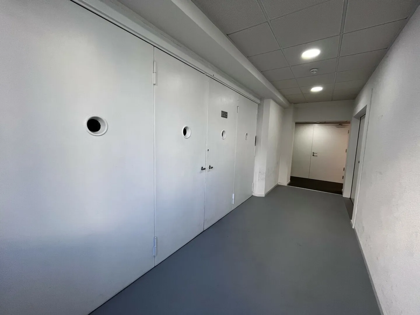 Bellissimo ufficio luminoso di 68 m² vicino ai servizi e ai mezzi pubblici - Foto 6 di 6