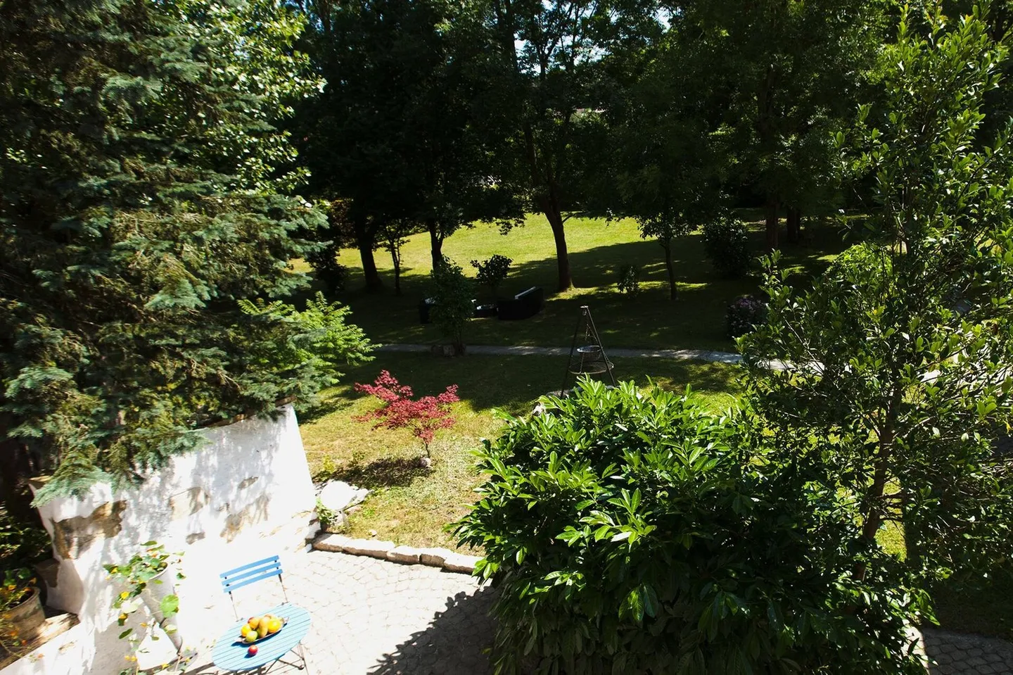 Gioiello moderno ristrutturato con giardino - Foto 11 di 12