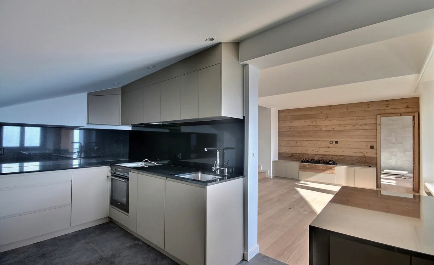 Superbo duplex completamente ristrutturato con vista panoramica - Foto 6 di 11