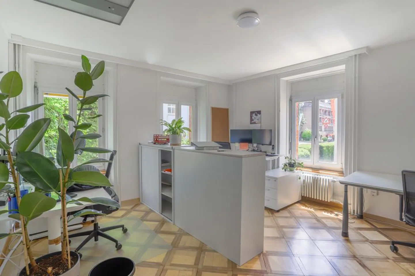 Attractive property with four residential units in a central location - Photo 4 of 9
