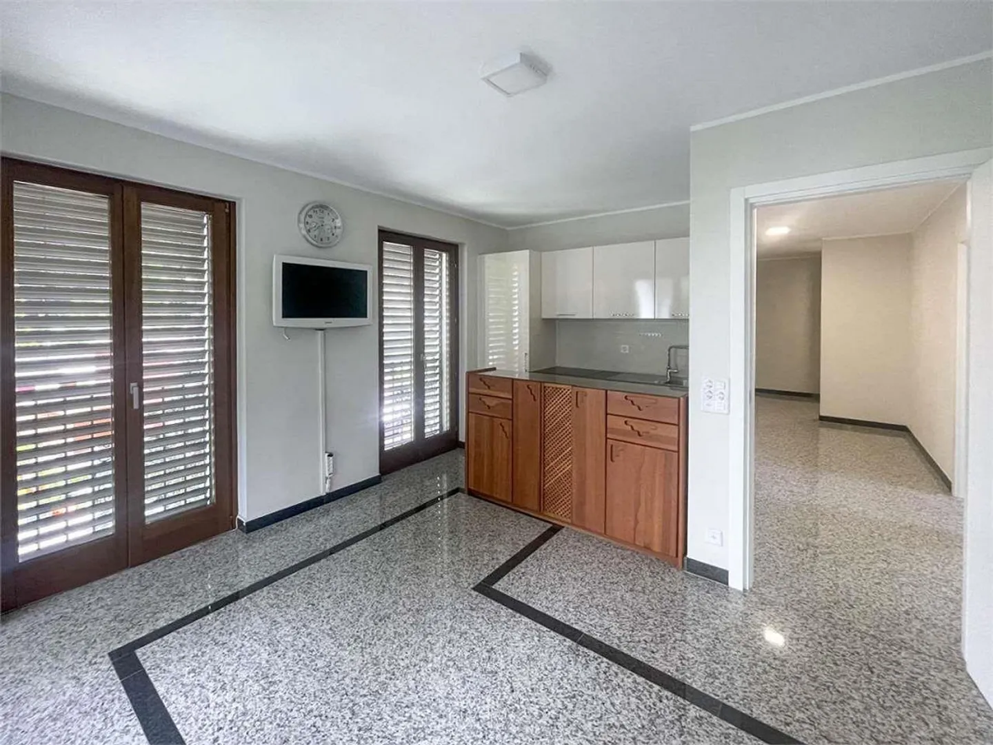 Appartement avec terrasse dans une charmante villa - Photo 5 sur 13