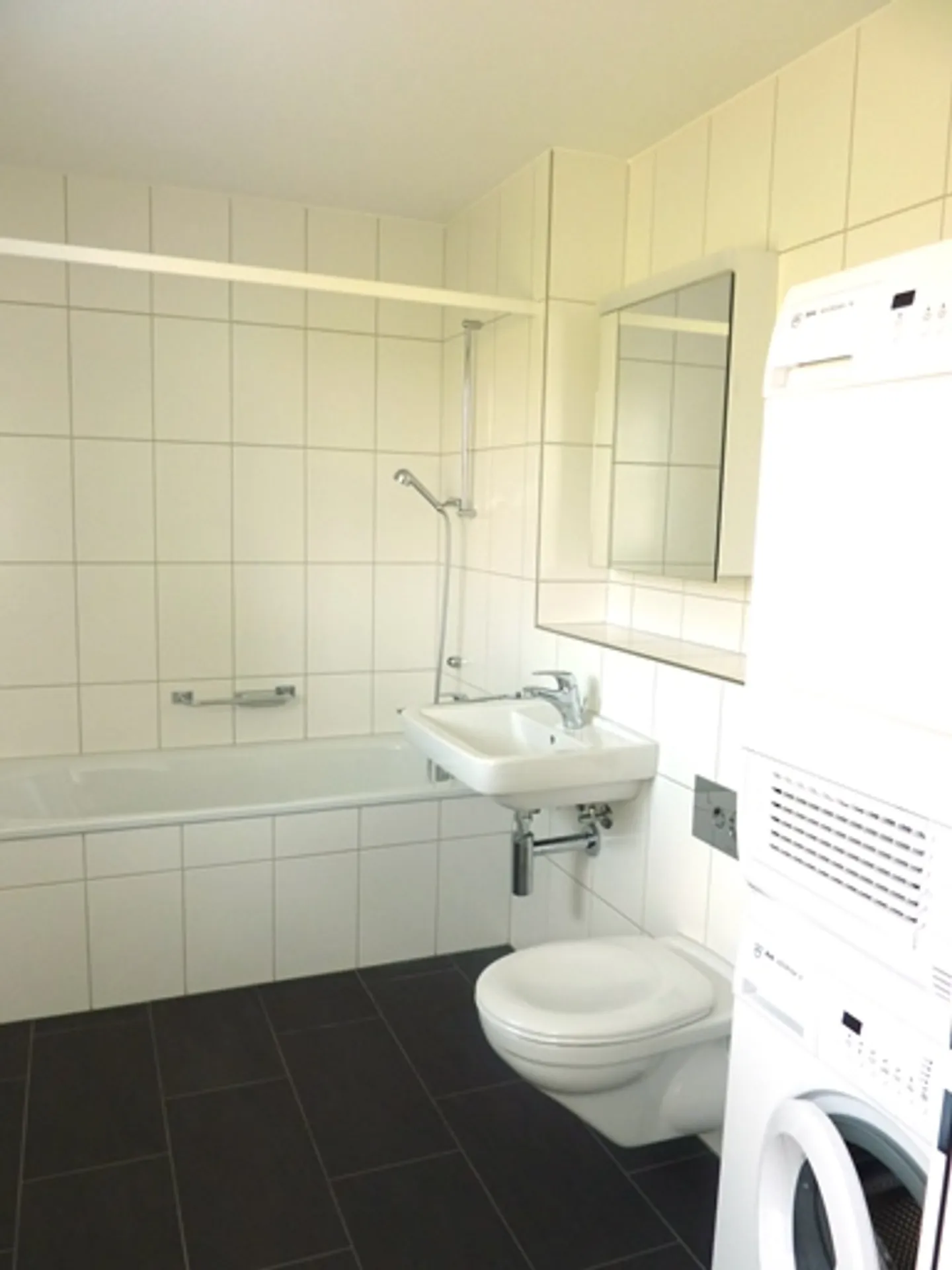 Appartement penthouse spacieux dans un quartier résidentiel calme - Photo 4 sur 5