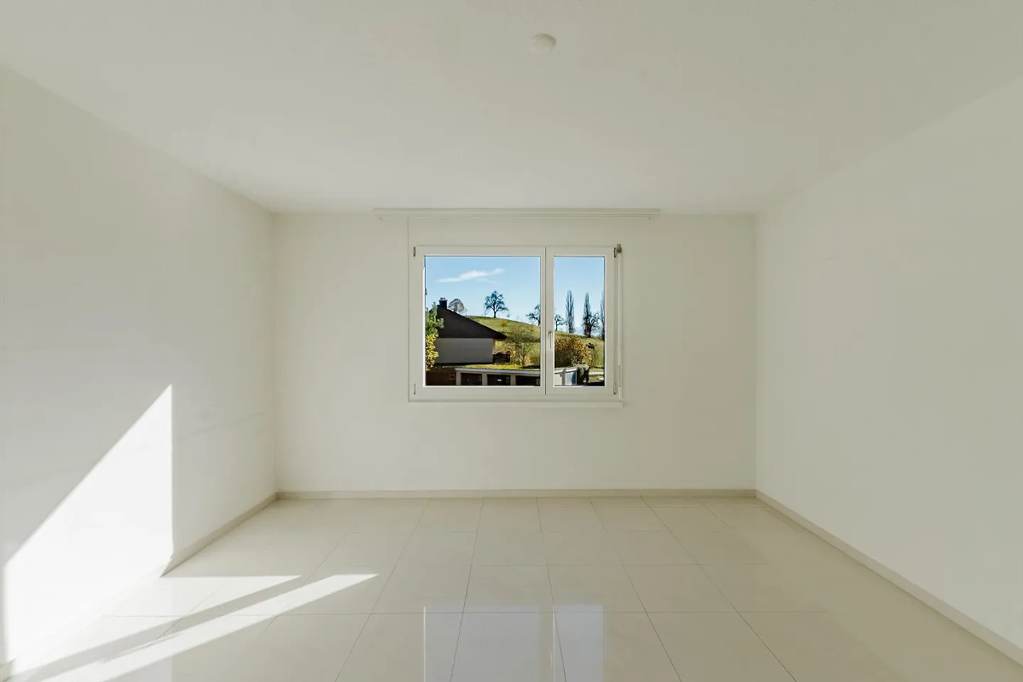 Living Comfort in Fehraltorf - Photo 2 of 8