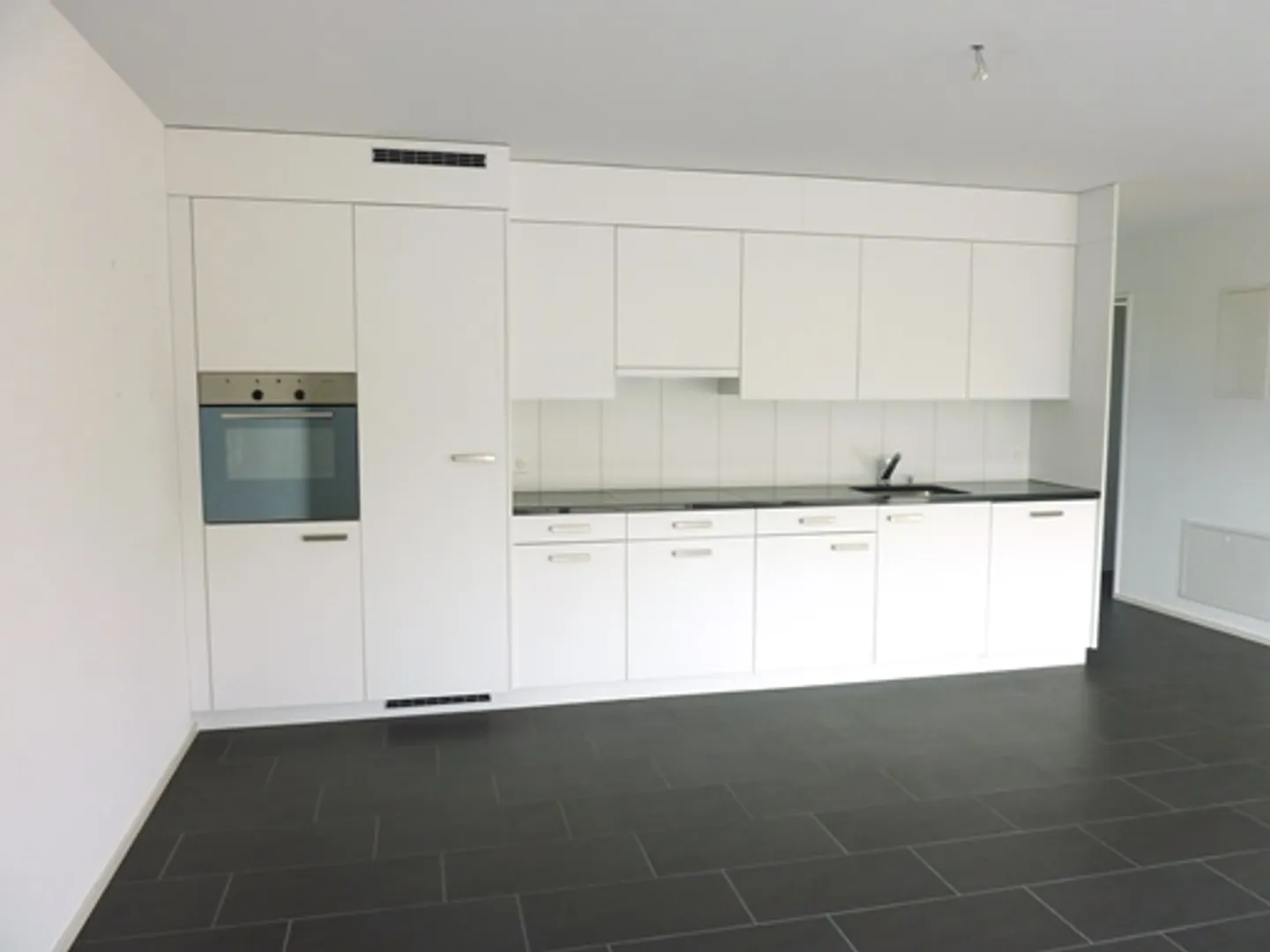 Appartement penthouse spacieux dans un quartier résidentiel calme - Photo 3 sur 5