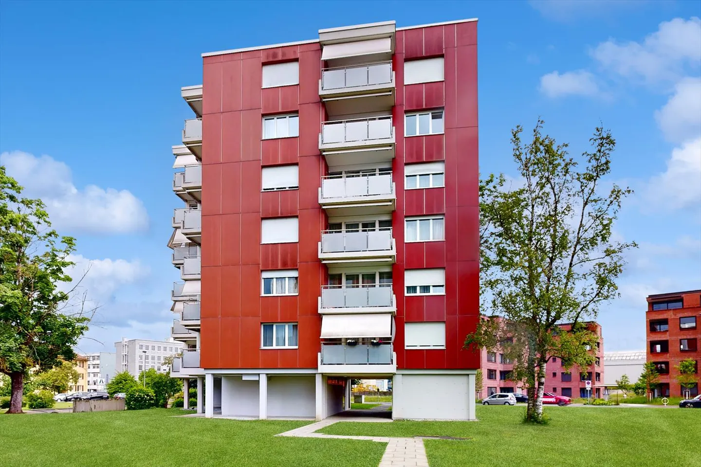 Spacious, modern and bright apartment in Regensdorf - Photo 2 of 7